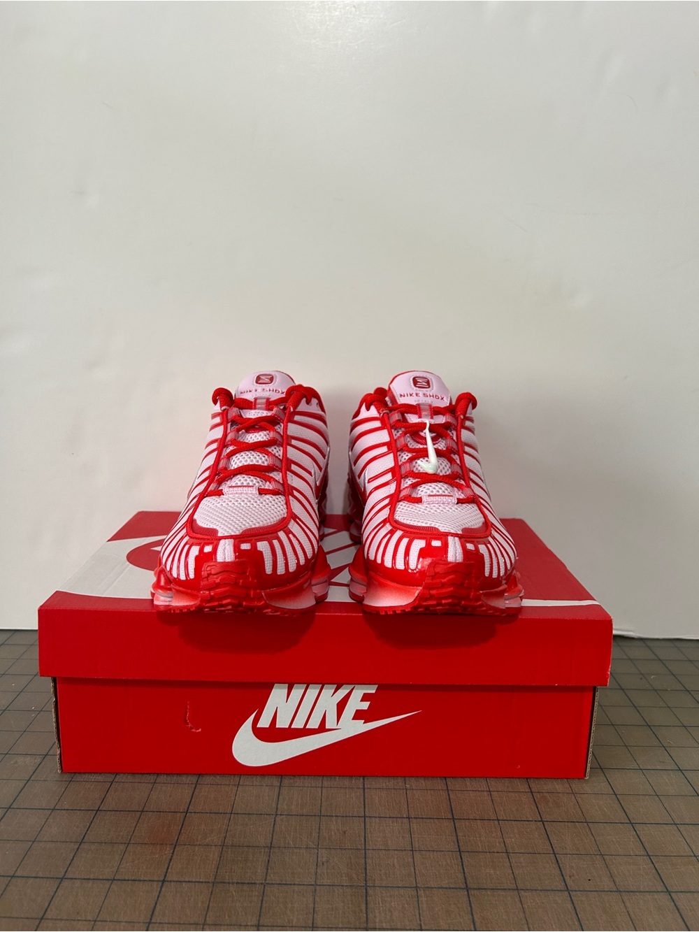 Nike Shox TL ‘Pink Foam Habanero Red’ GS - Picture 2 of 6